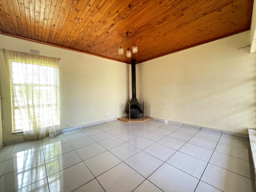 To Let 4 Bedroom Property for Rent in Glen Marais Gauteng