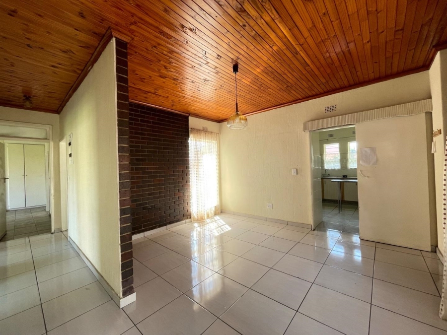 To Let 4 Bedroom Property for Rent in Glen Marais Gauteng