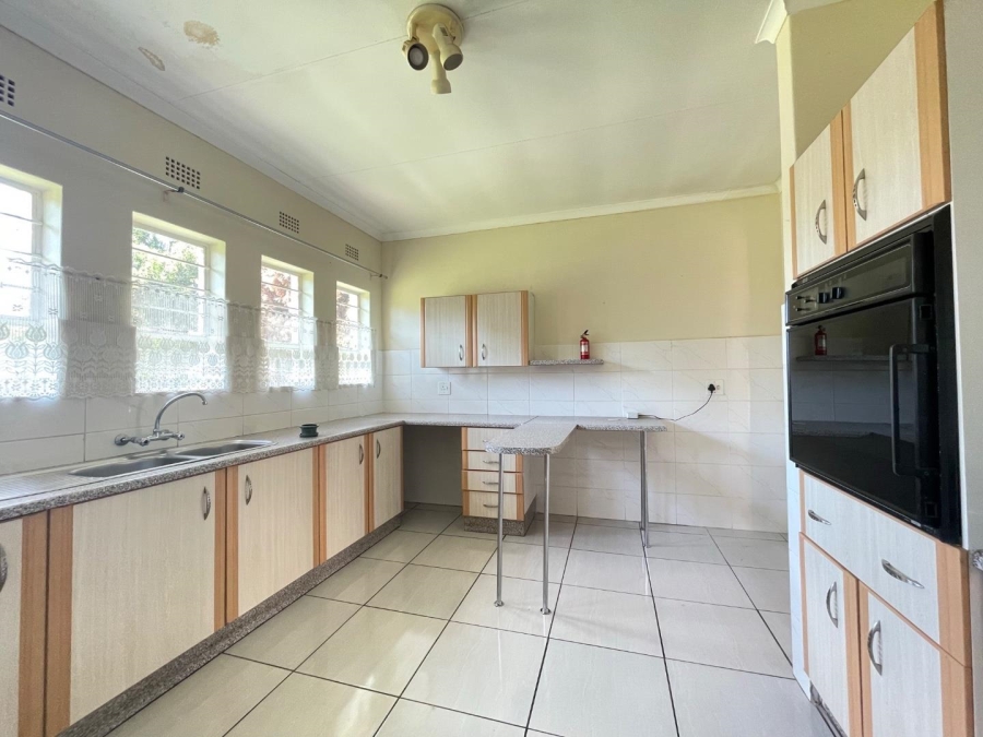 To Let 4 Bedroom Property for Rent in Glen Marais Gauteng