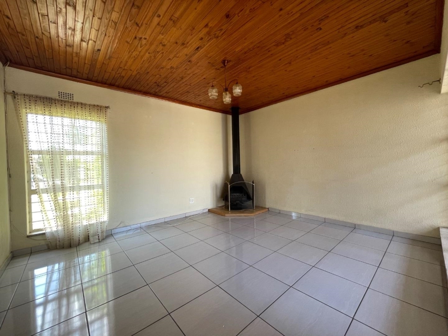 To Let 4 Bedroom Property for Rent in Glen Marais Gauteng