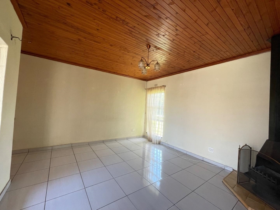 To Let 4 Bedroom Property for Rent in Glen Marais Gauteng