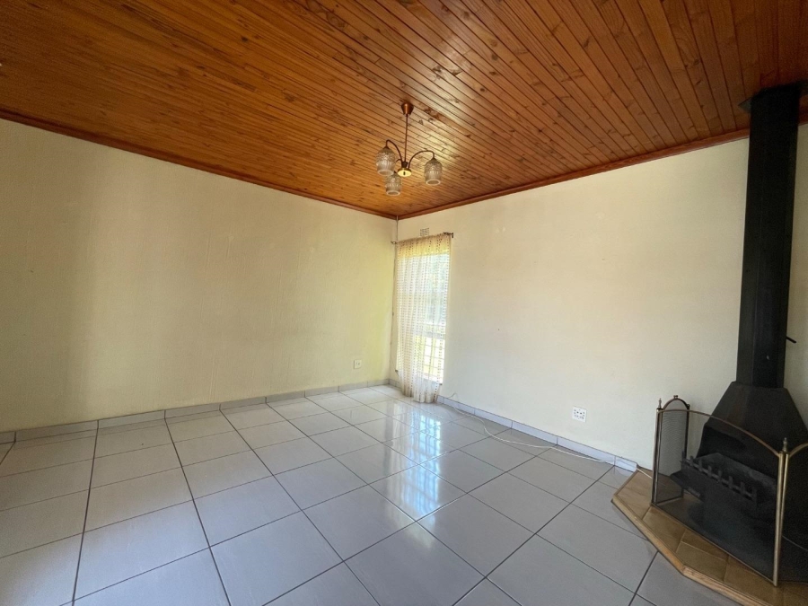 To Let 4 Bedroom Property for Rent in Glen Marais Gauteng