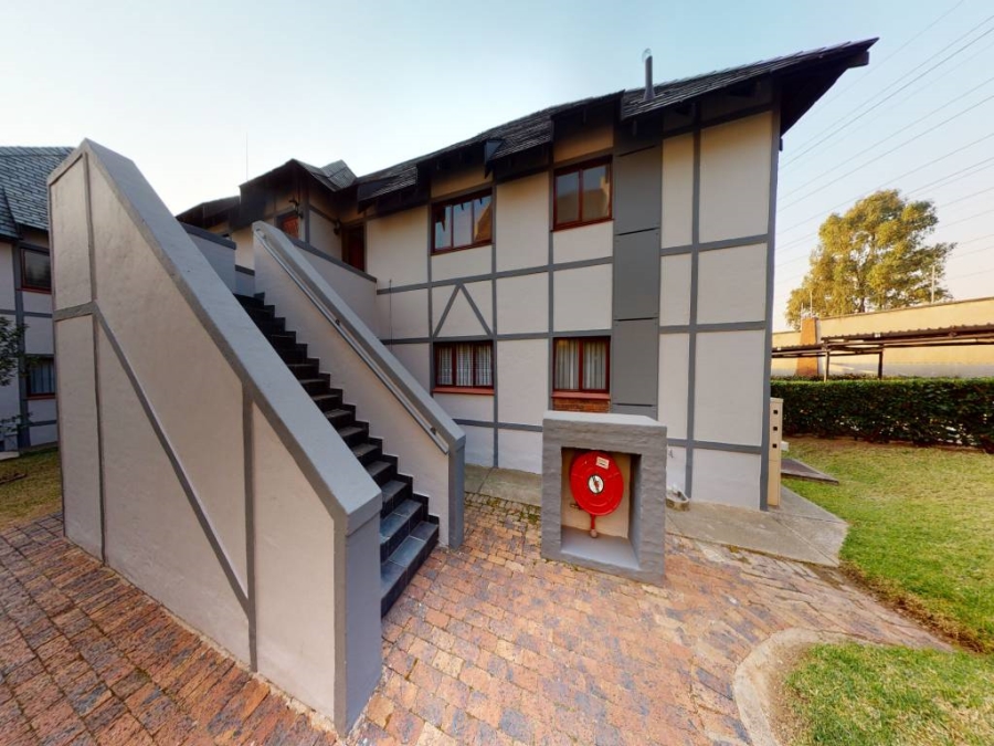 1 Bedroom Property for Sale in Sunninghill Gauteng