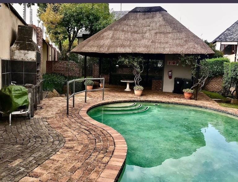 1 Bedroom Property for Sale in Sunninghill Gauteng