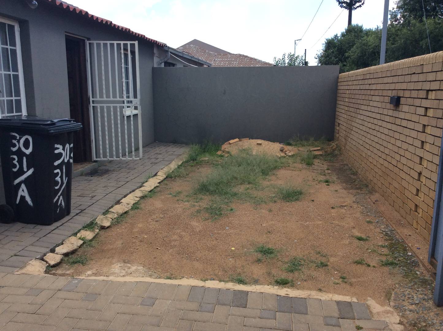2 Bedroom Property for Sale in Zola Gauteng