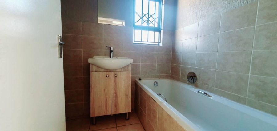 3 Bedroom Property for Sale in Wilgeheuwel Gauteng