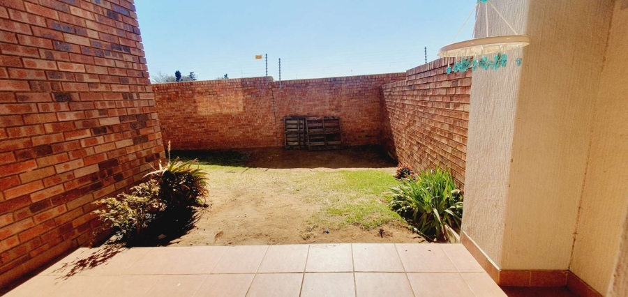 3 Bedroom Property for Sale in Wilgeheuwel Gauteng