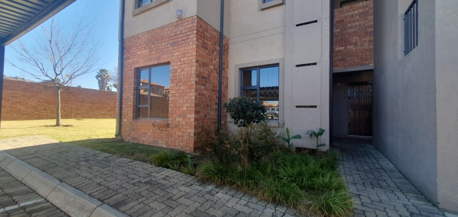 3 Bedroom Property for Sale in Wilgeheuwel Gauteng