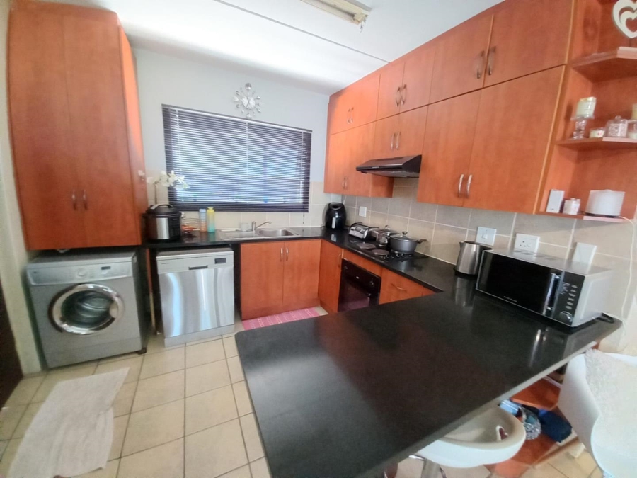 2 Bedroom Property for Sale in Bardene Gauteng