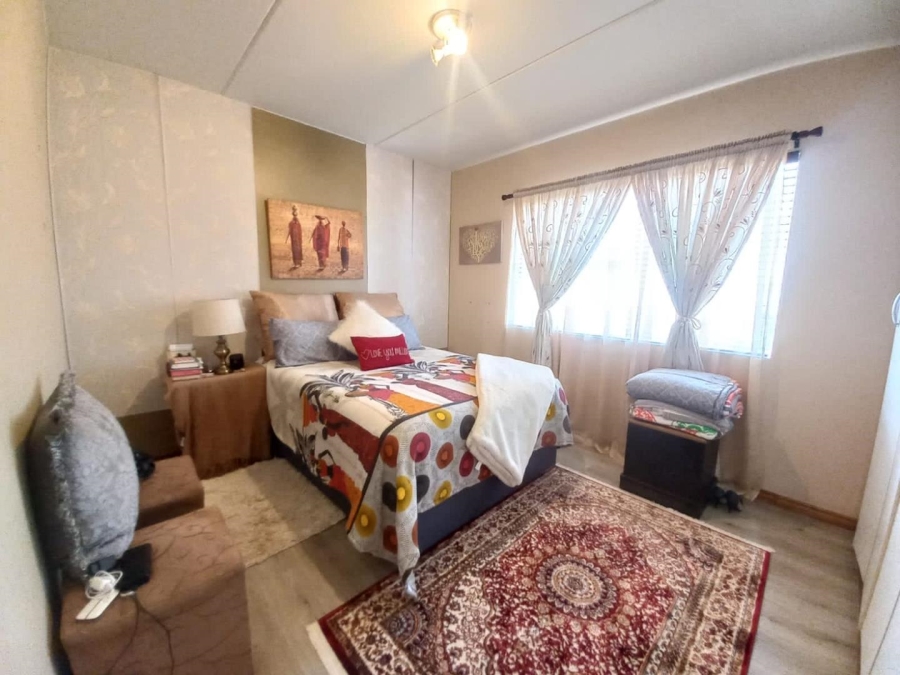 2 Bedroom Property for Sale in Bardene Gauteng