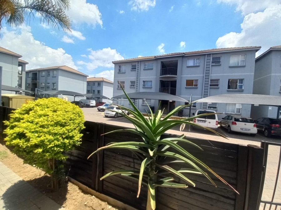 2 Bedroom Property for Sale in Bardene Gauteng