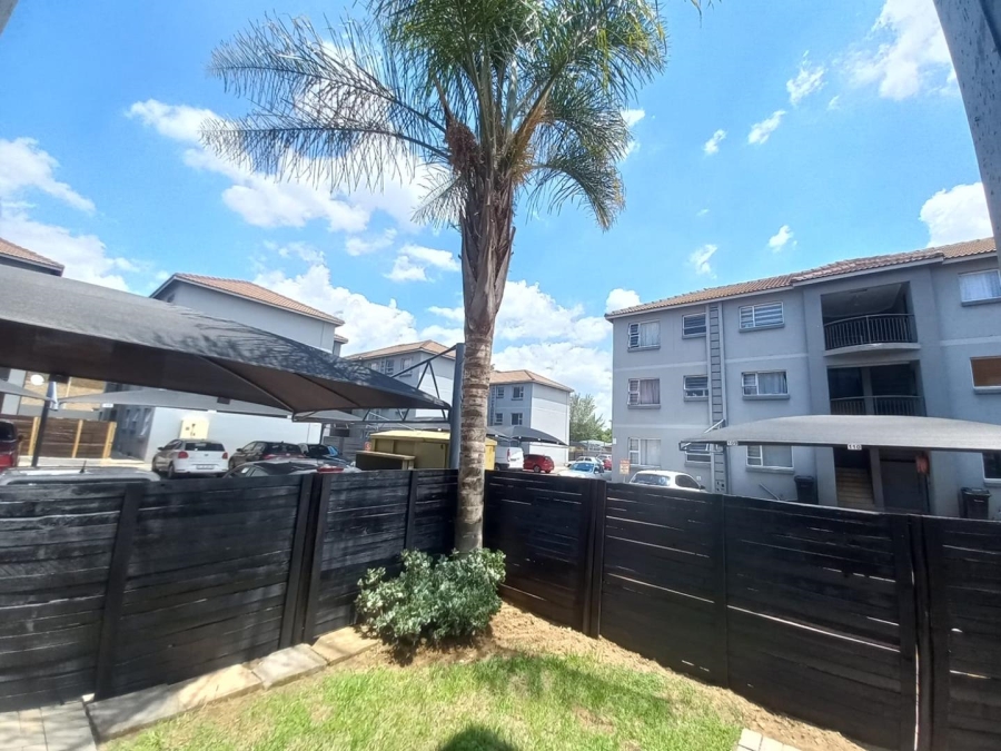 2 Bedroom Property for Sale in Bardene Gauteng