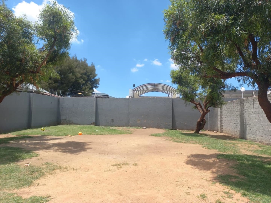 2 Bedroom Property for Sale in Bardene Gauteng