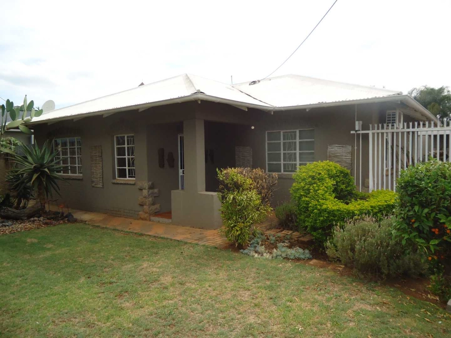 4 Bedroom Property for Sale in Rietfontein Gauteng