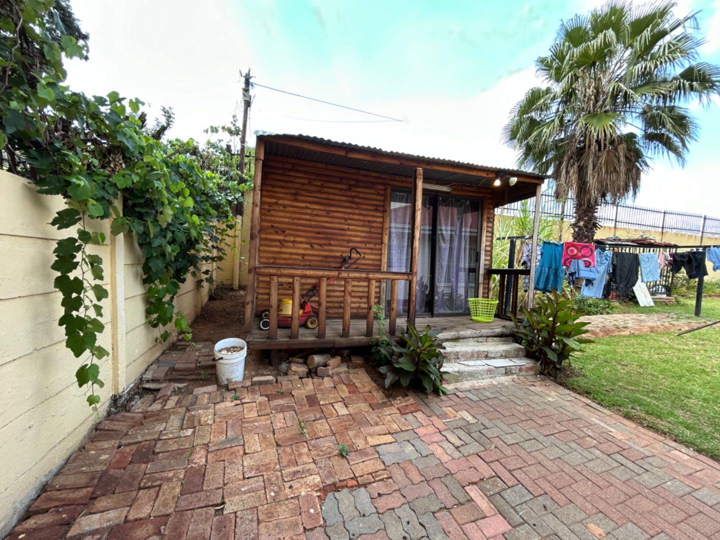 4 Bedroom Property for Sale in Laudium Ext 3 Gauteng