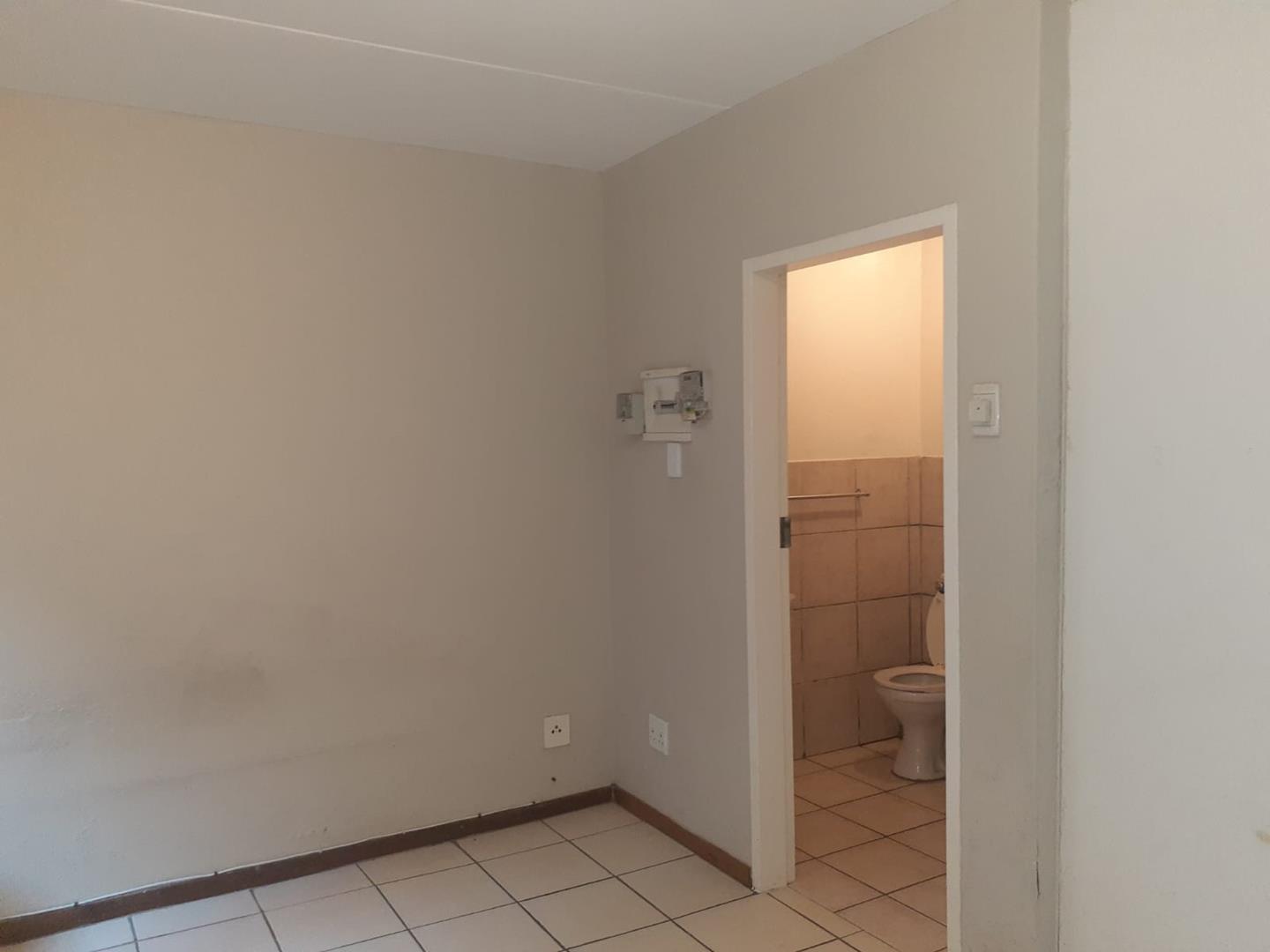 To Let 1 Bedroom Property for Rent in Braamfontein Werf Gauteng