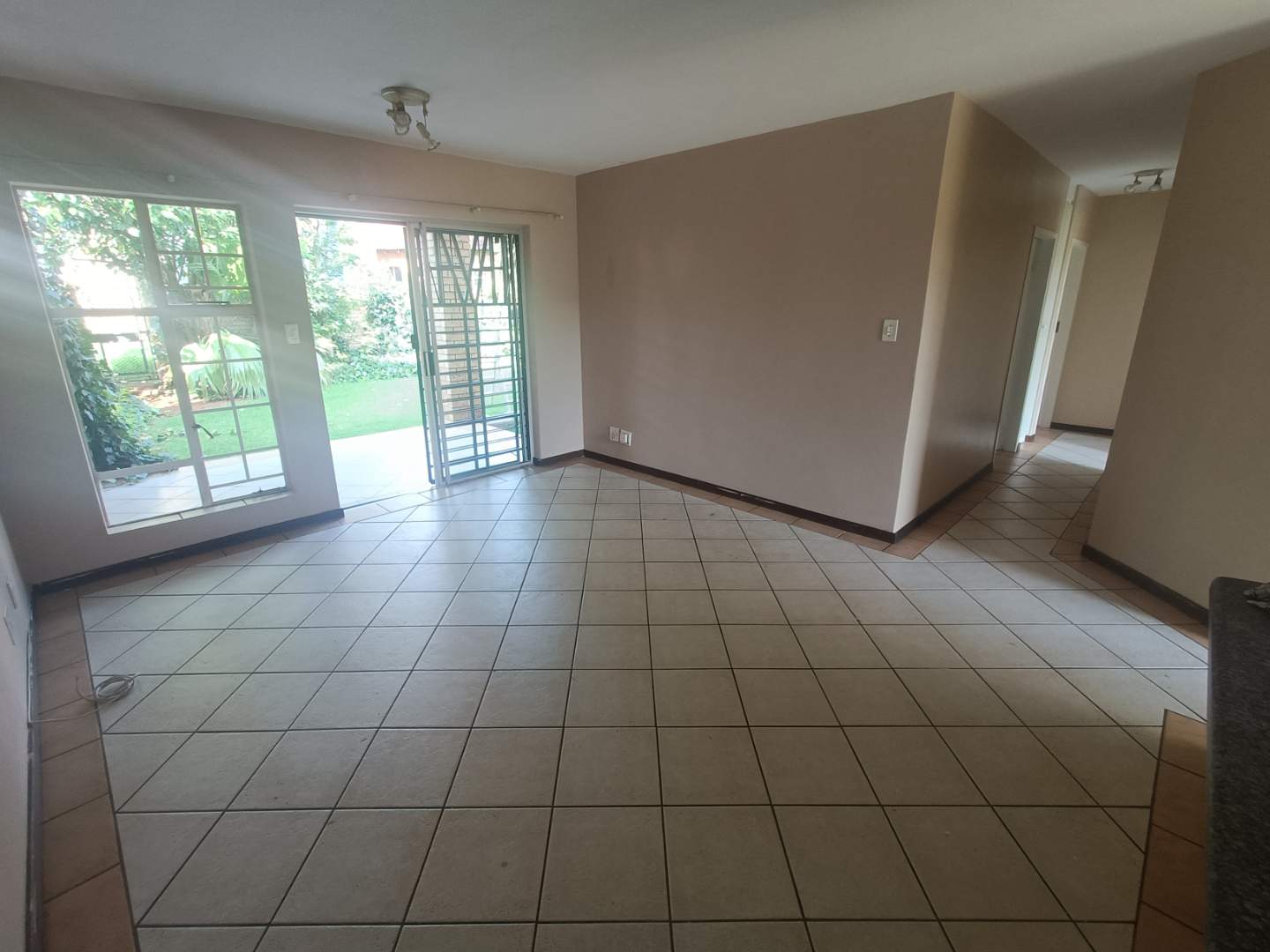 3 Bedroom Property for Sale in Die Hoewes Gauteng