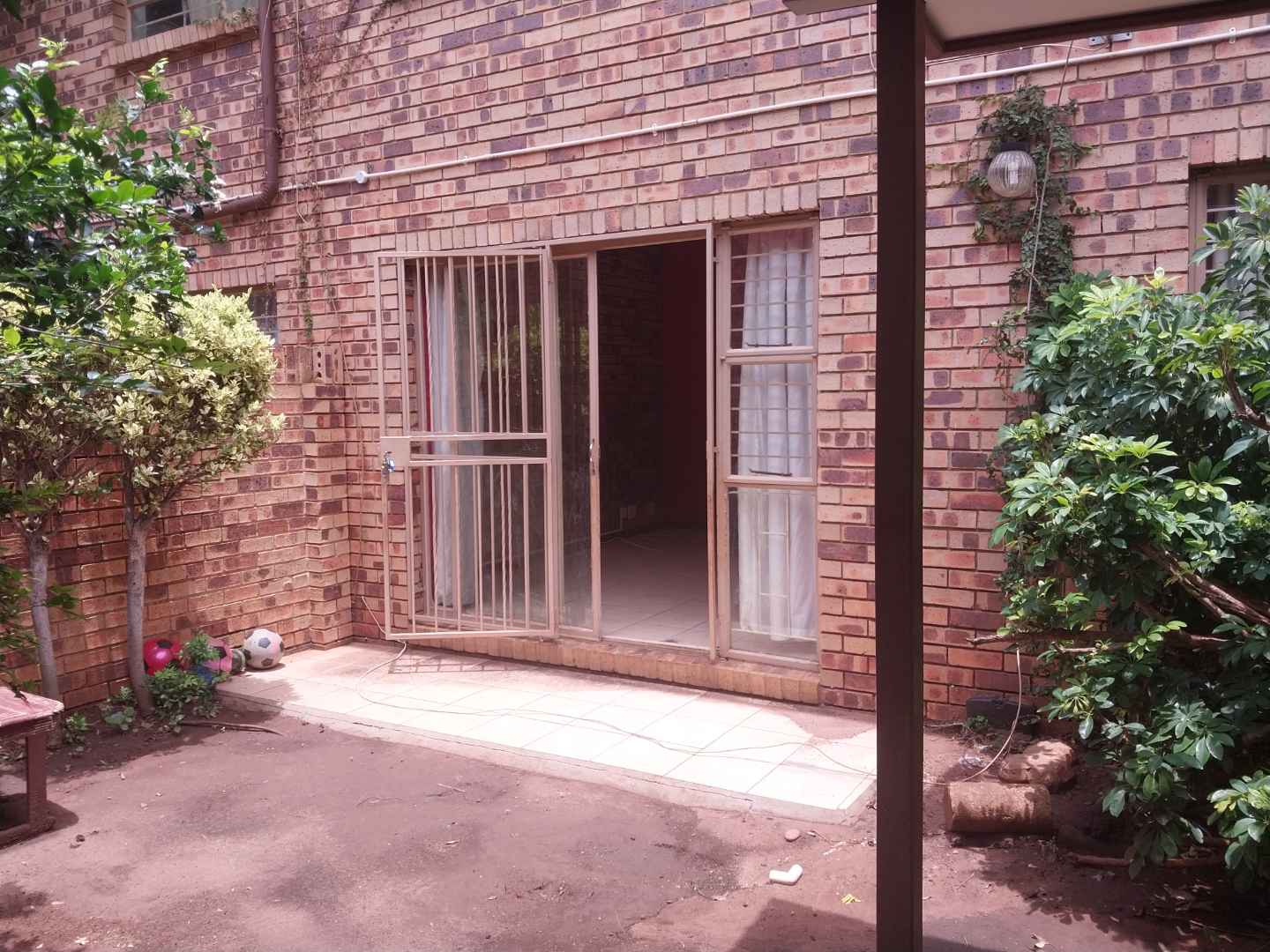 To Let 3 Bedroom Property for Rent in Weavind Park Gauteng