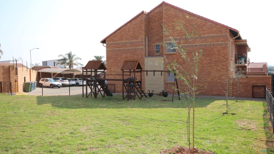 To Let 2 Bedroom Property for Rent in Elardus Park Gauteng