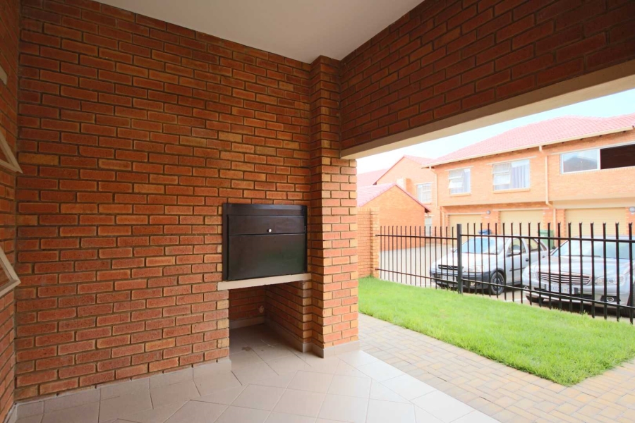 To Let 3 Bedroom Property for Rent in Elardus Park Gauteng