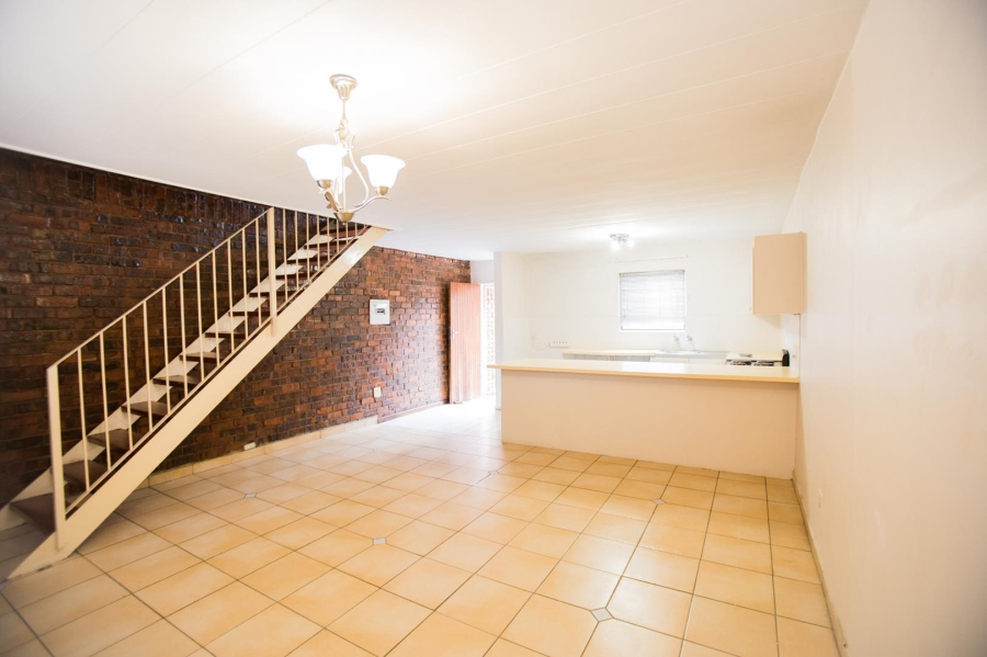 To Let 2 Bedroom Property for Rent in Garsfontein Gauteng