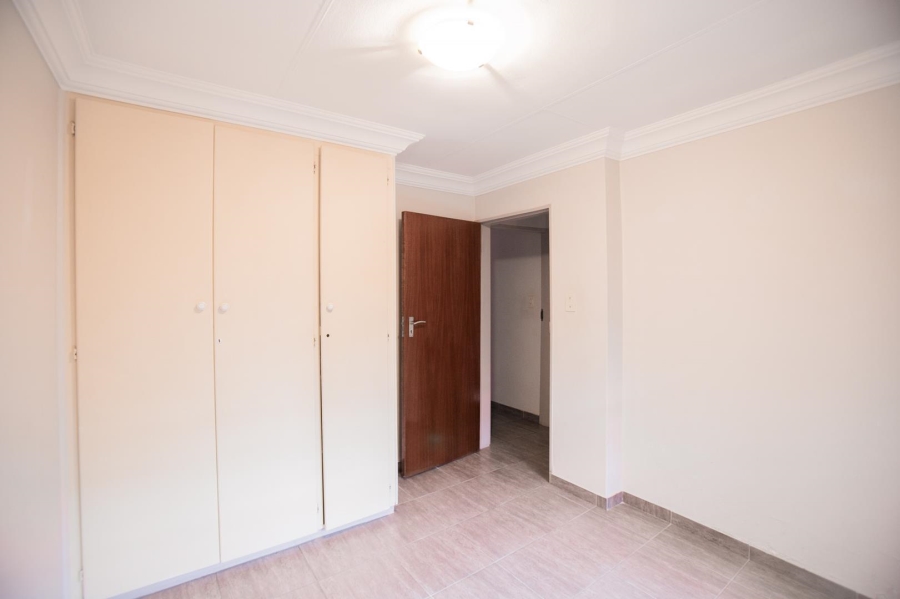 To Let 2 Bedroom Property for Rent in Garsfontein Gauteng