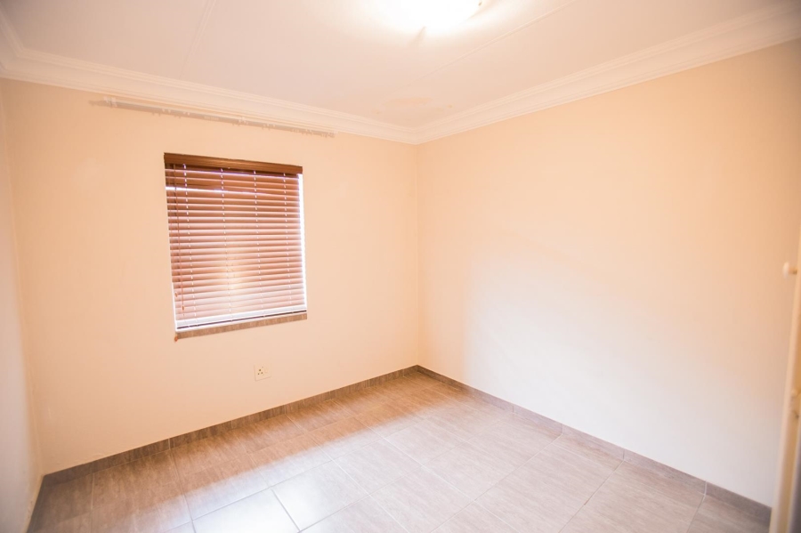 To Let 2 Bedroom Property for Rent in Garsfontein Gauteng