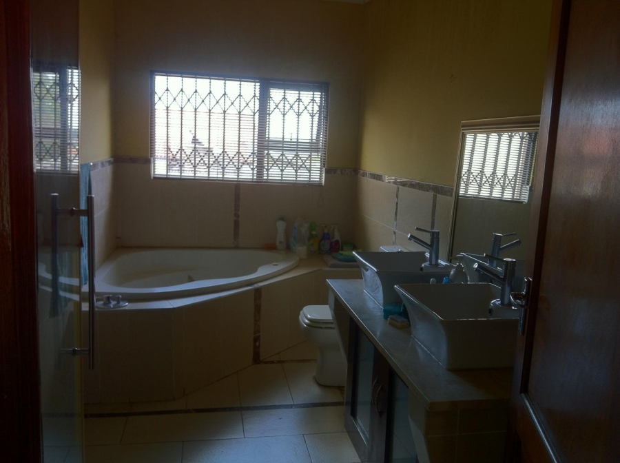 4 Bedroom Property for Sale in Oakdene Gauteng