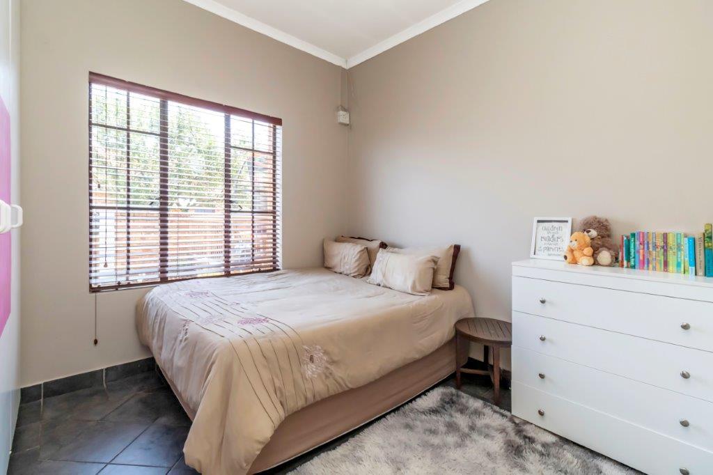 4 Bedroom Property for Sale in Honeydew Manor Gauteng