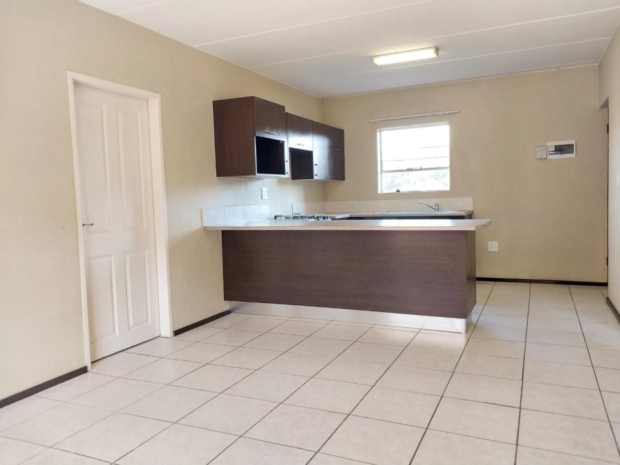 To Let 2 Bedroom Property for Rent in Honeypark Gauteng