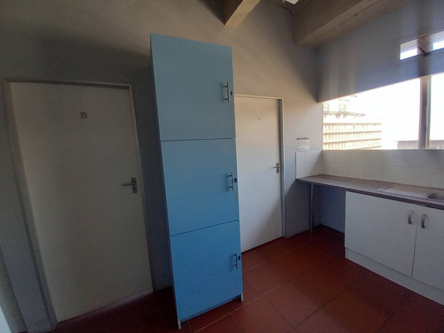 To Let 1 Bedroom Property for Rent in Johannesburg Central Gauteng