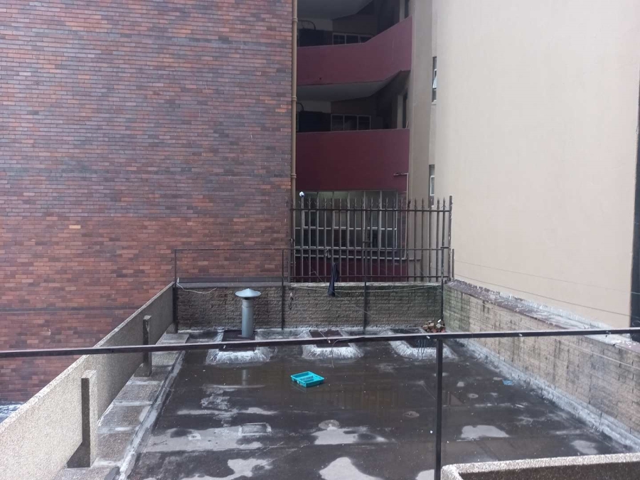 To Let 1 Bedroom Property for Rent in Johannesburg Central Gauteng