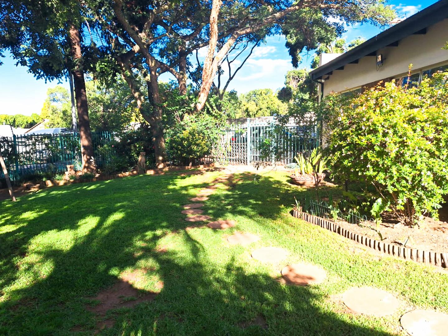 4 Bedroom Property for Sale in Constantia Park Gauteng