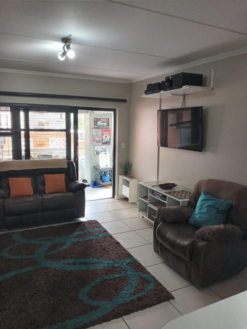 2 Bedroom Property for Sale in Greenstone Hill Gauteng