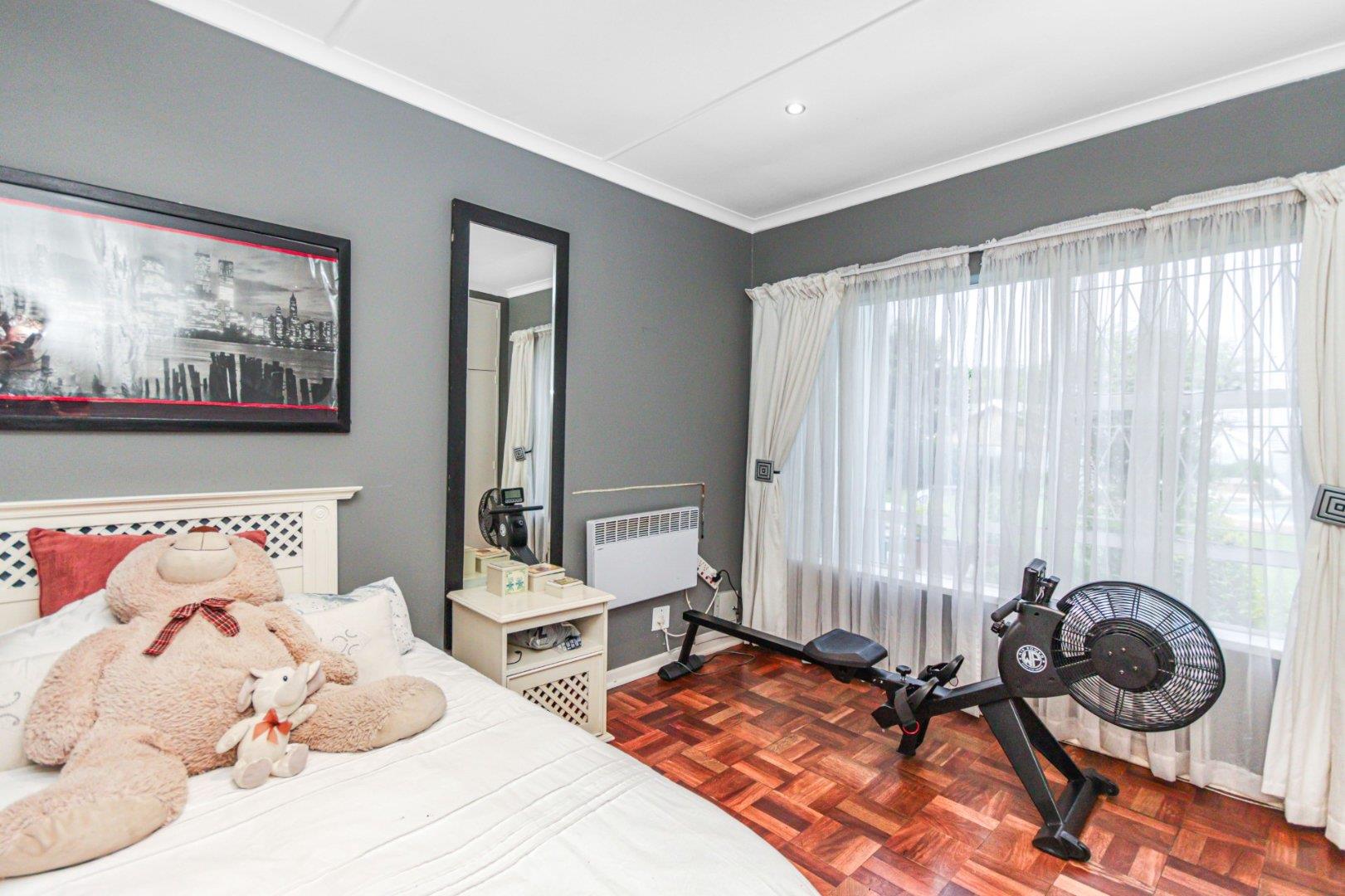 3 Bedroom Property for Sale in Linden Gauteng