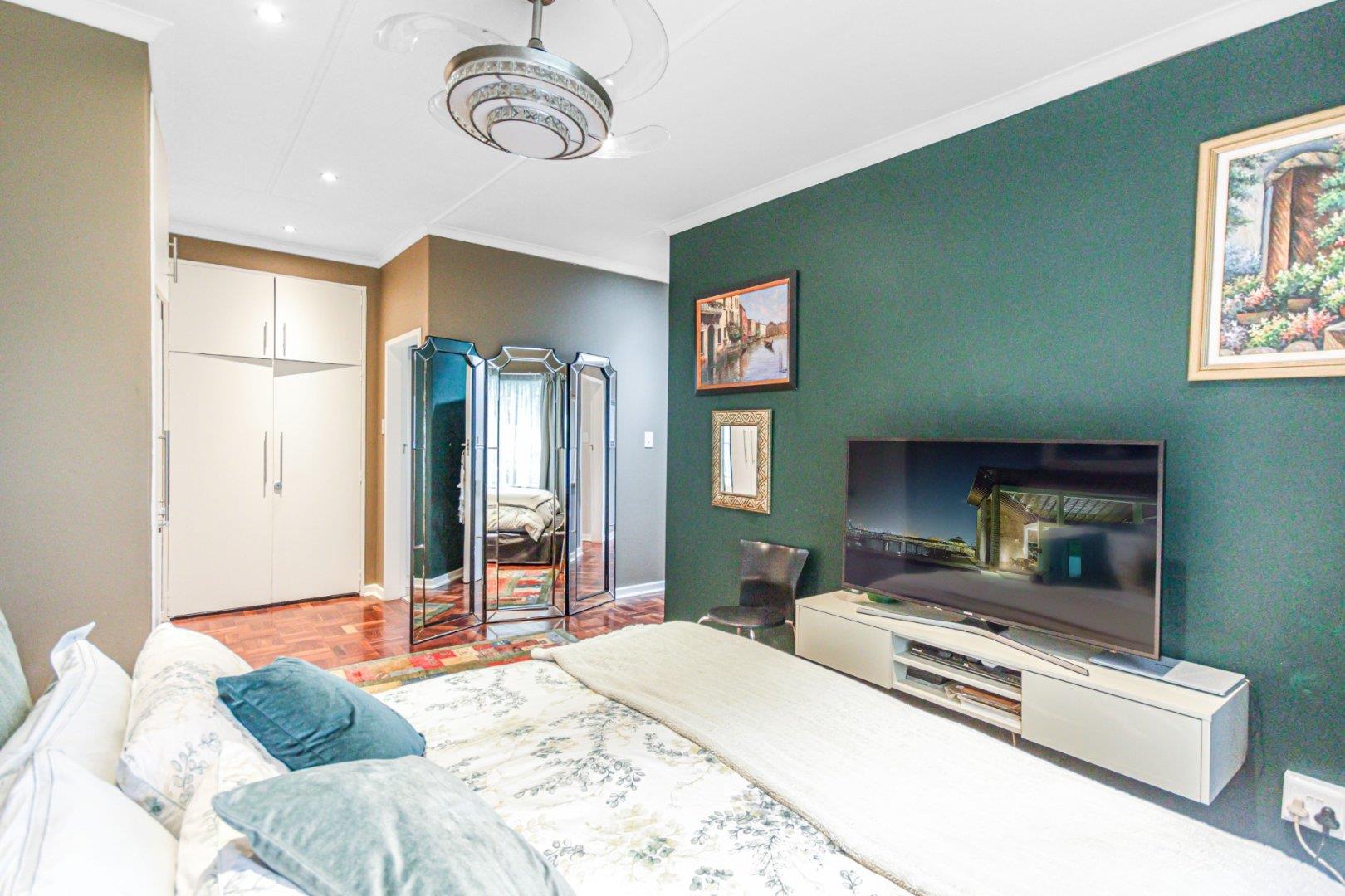 3 Bedroom Property for Sale in Linden Gauteng