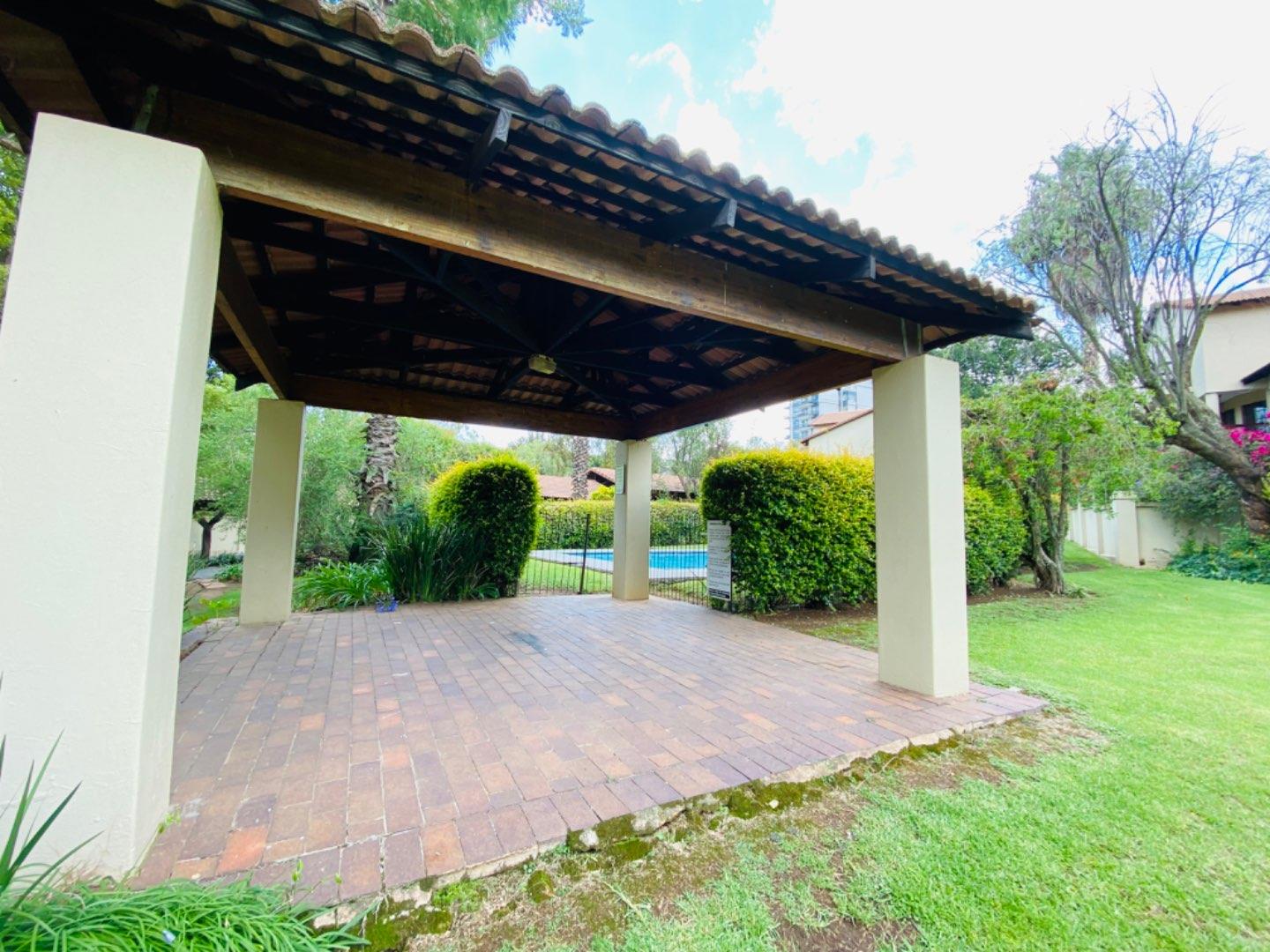 2 Bedroom Property for Sale in Benmore Gardens Gauteng