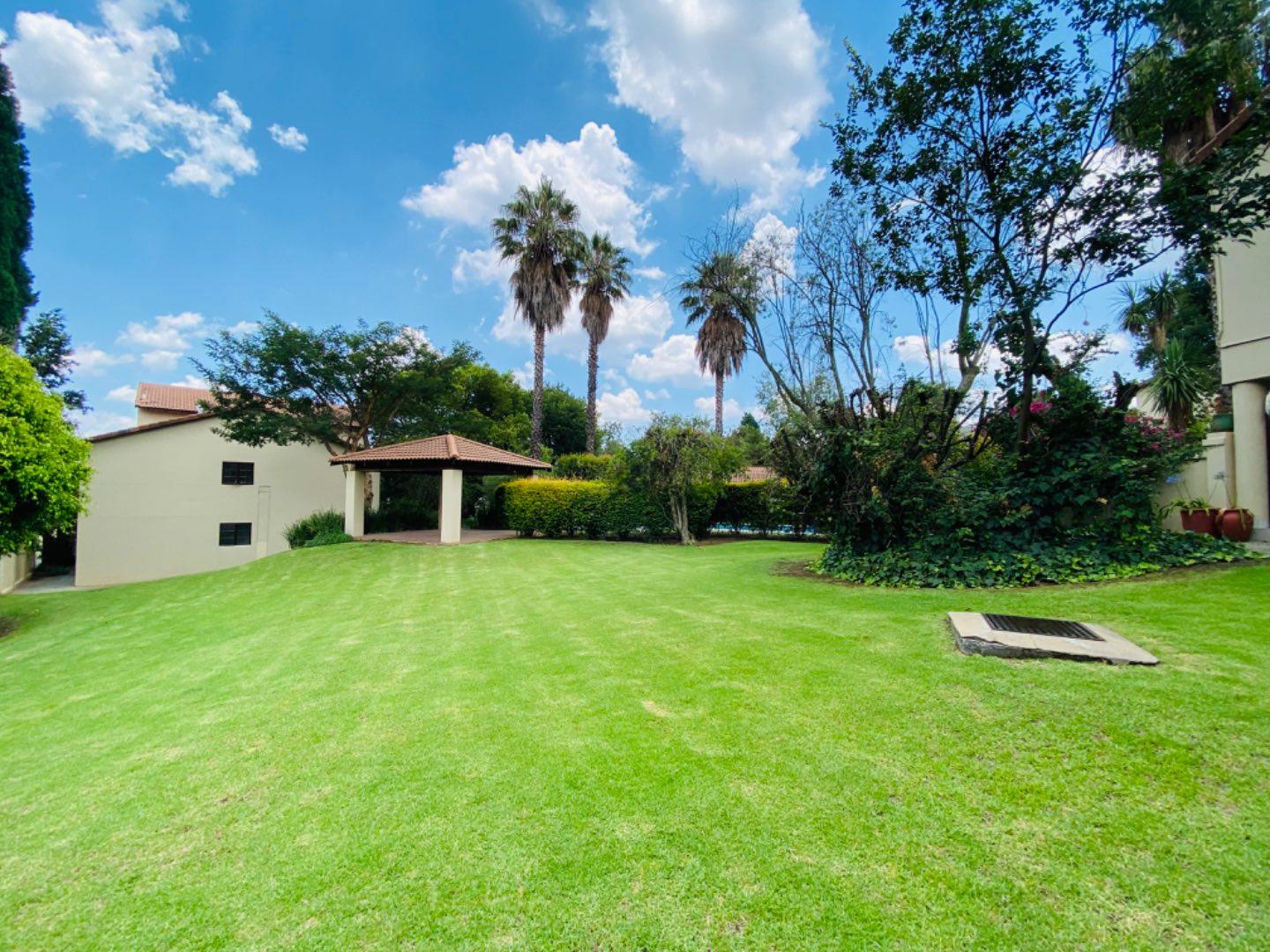 2 Bedroom Property for Sale in Benmore Gardens Gauteng