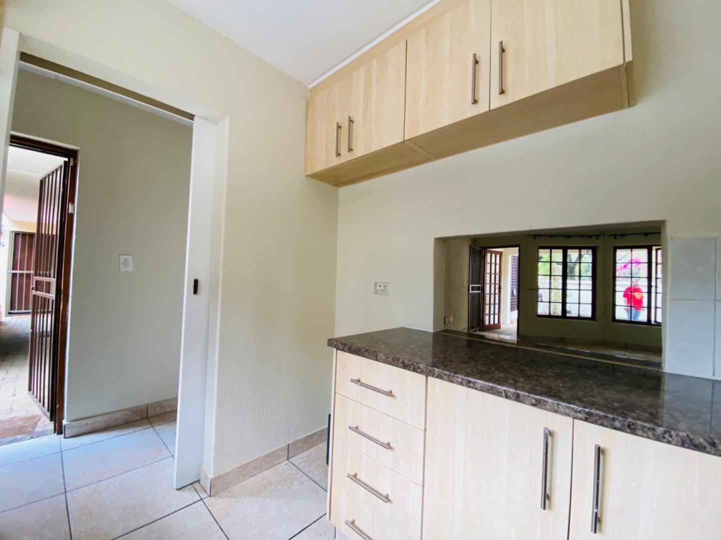 2 Bedroom Property for Sale in Benmore Gardens Gauteng