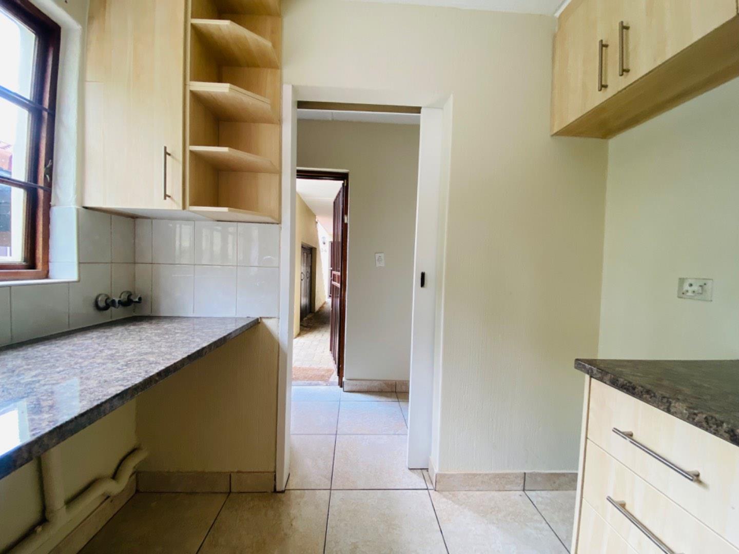 2 Bedroom Property for Sale in Benmore Gardens Gauteng