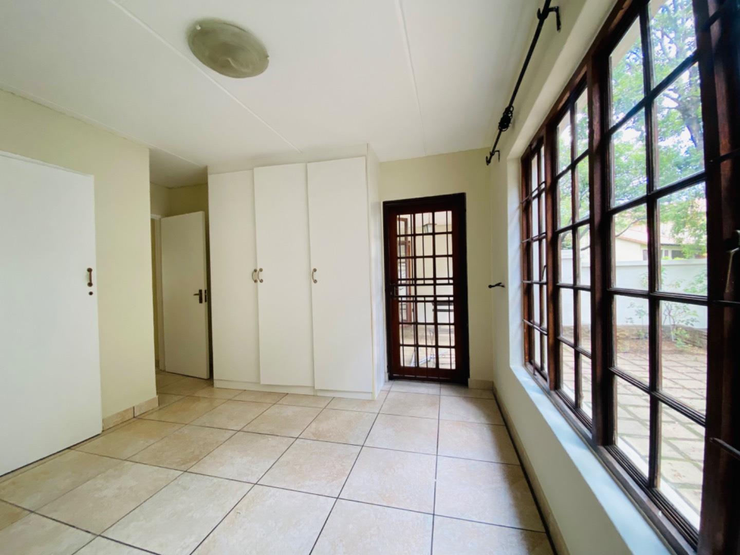 2 Bedroom Property for Sale in Benmore Gardens Gauteng