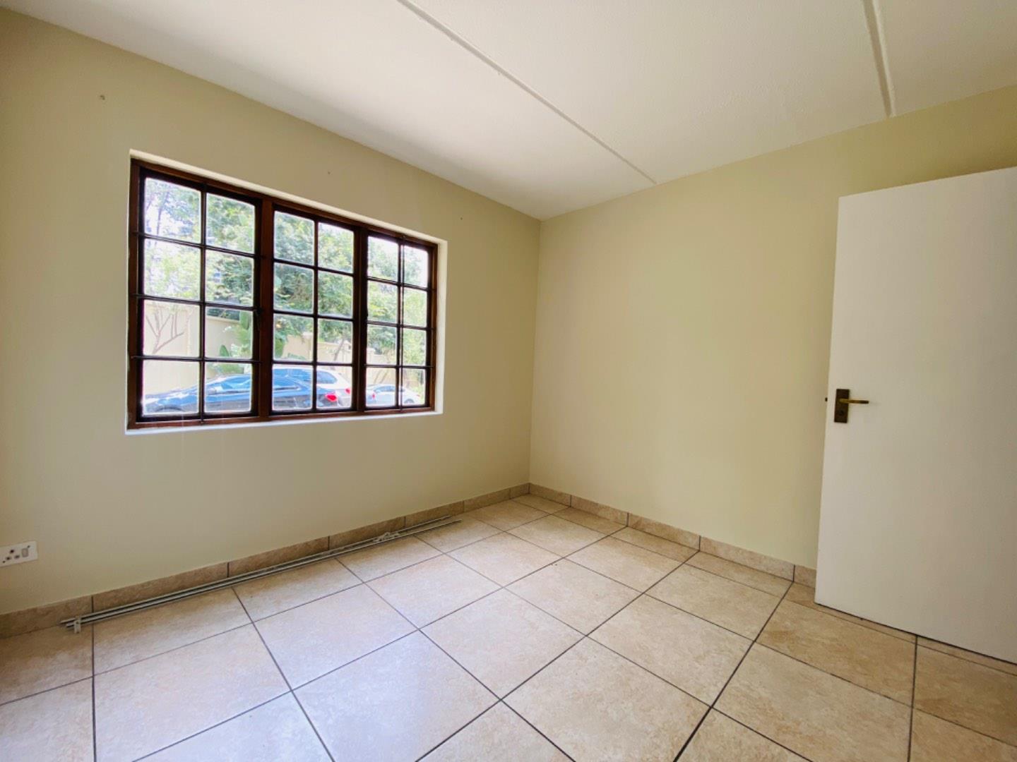 2 Bedroom Property for Sale in Benmore Gardens Gauteng