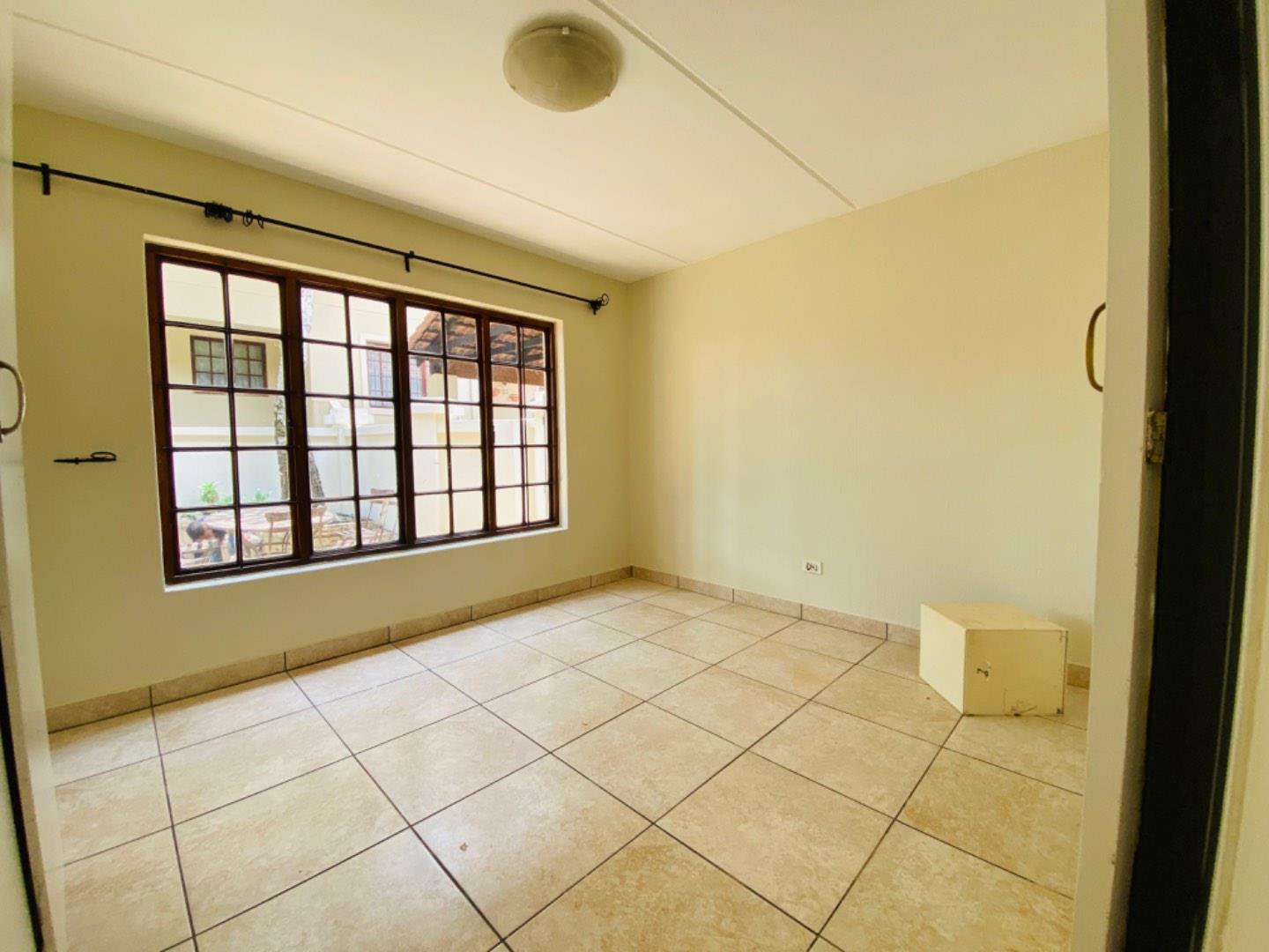 2 Bedroom Property for Sale in Benmore Gardens Gauteng