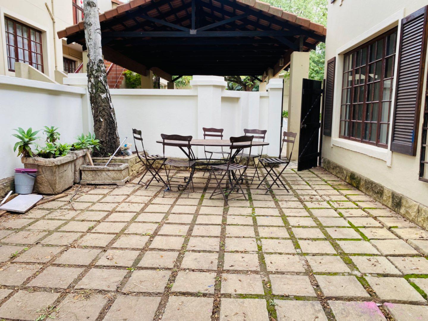 2 Bedroom Property for Sale in Benmore Gardens Gauteng