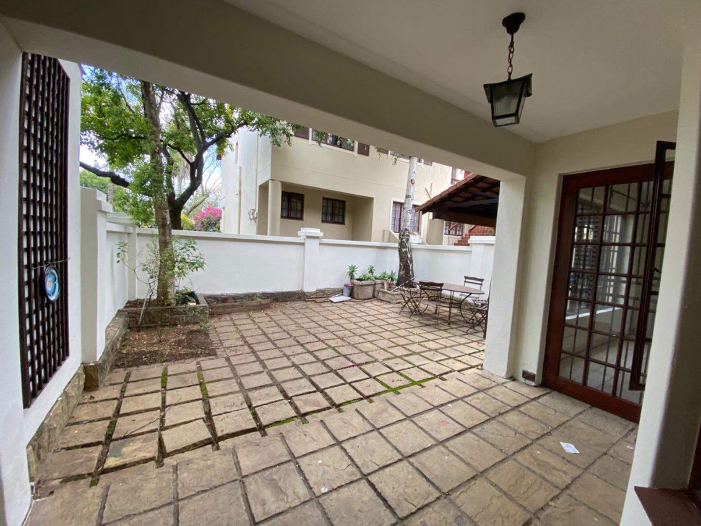 2 Bedroom Property for Sale in Benmore Gardens Gauteng