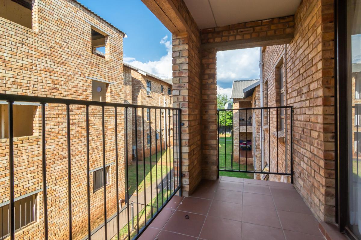 2 Bedroom Property for Sale in Groblerpark Gauteng