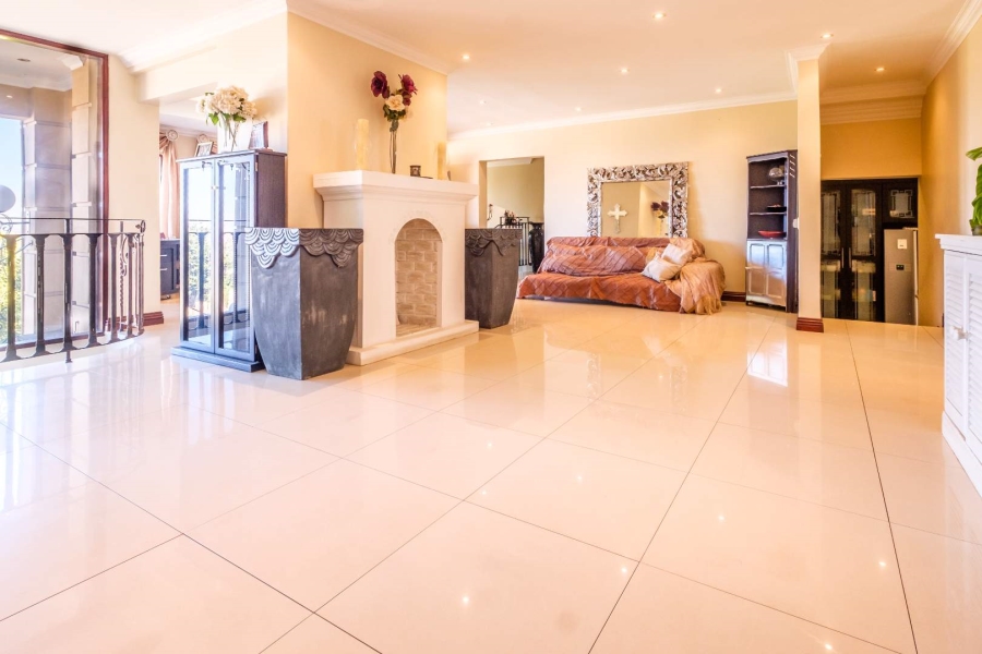 5 Bedroom Property for Sale in Glenvista Gauteng