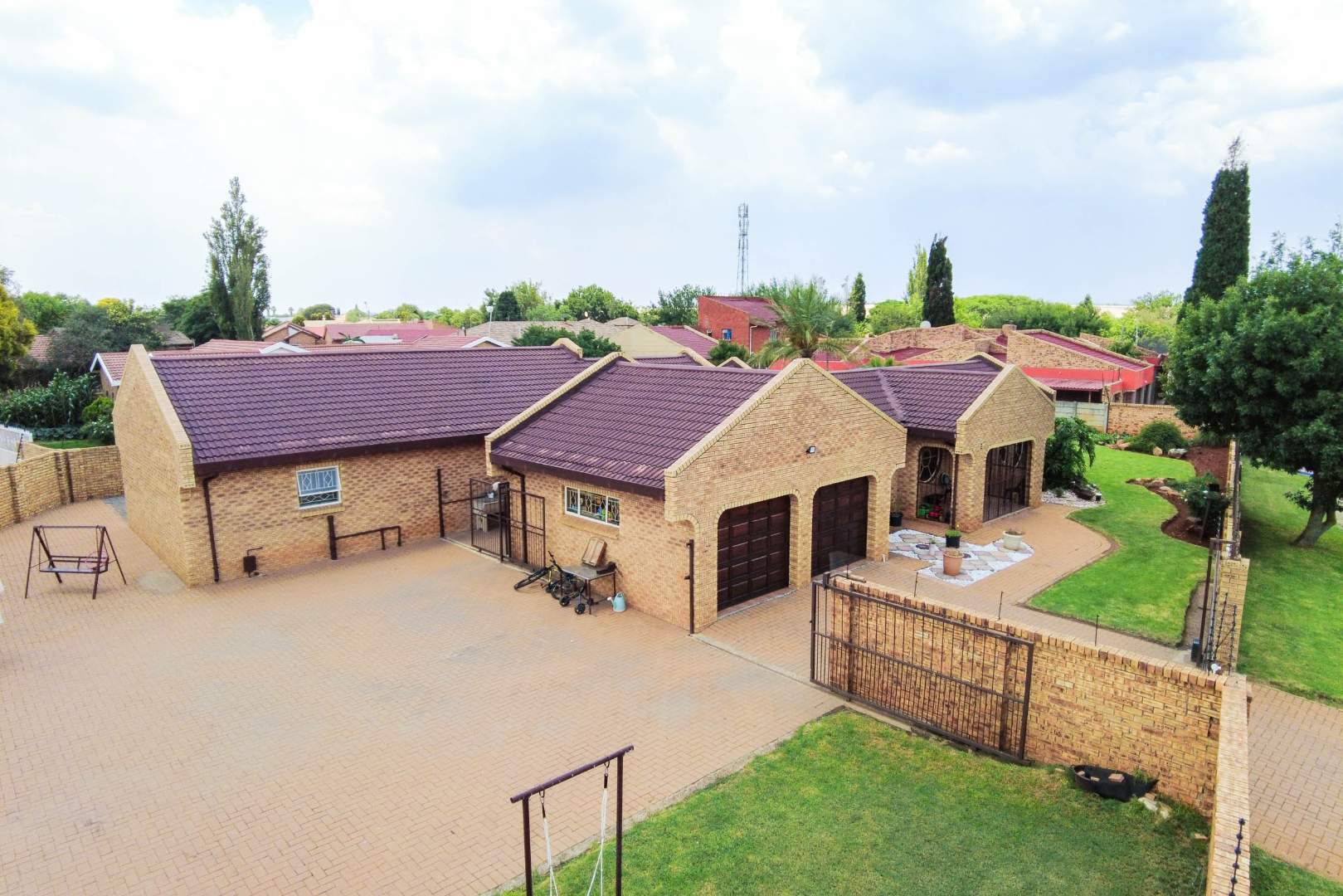 3 Bedroom Property for Sale in Bakerton Gauteng