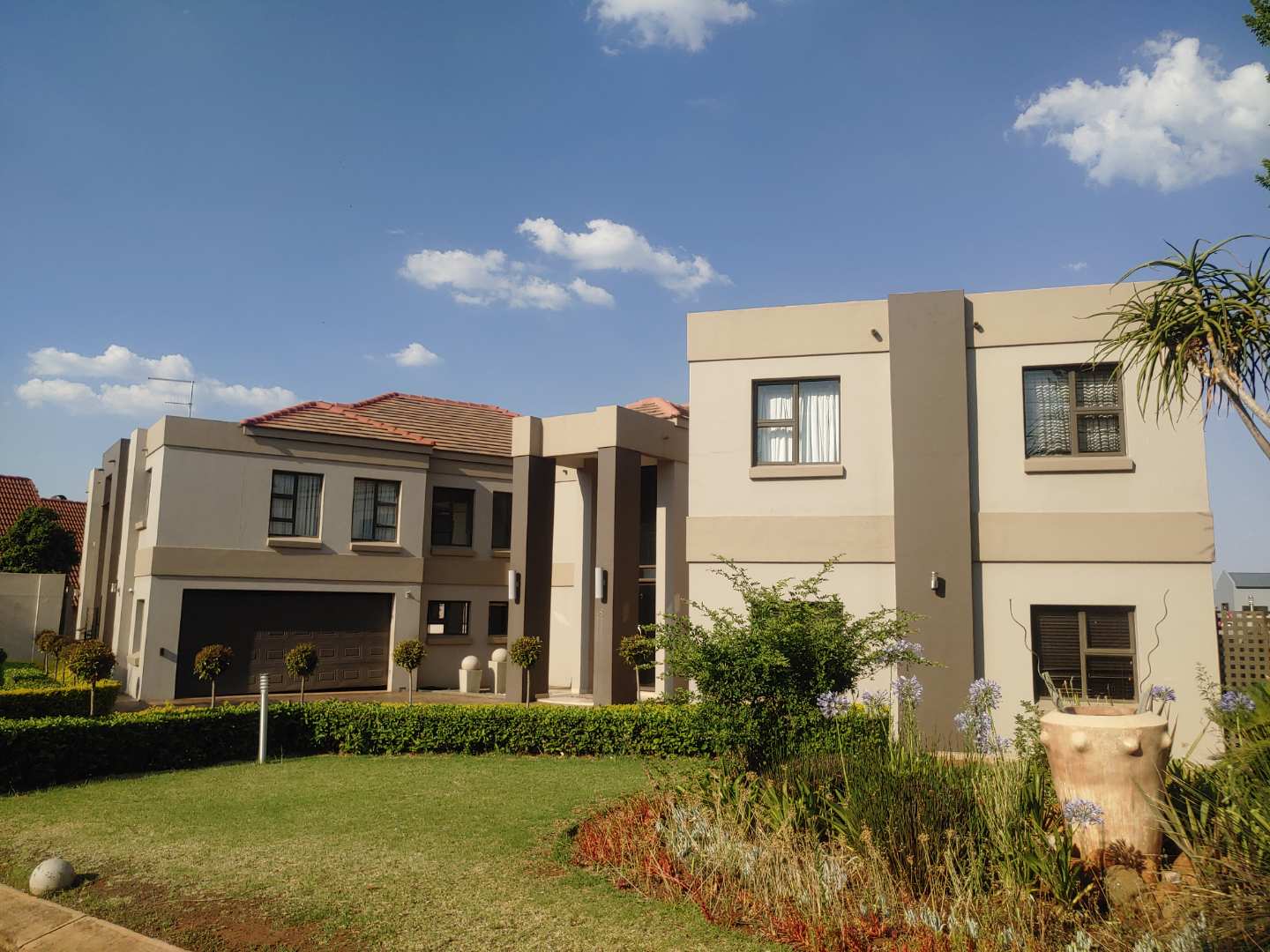 6 Bedroom Property for Sale in Silverwoods Country Estate Gauteng