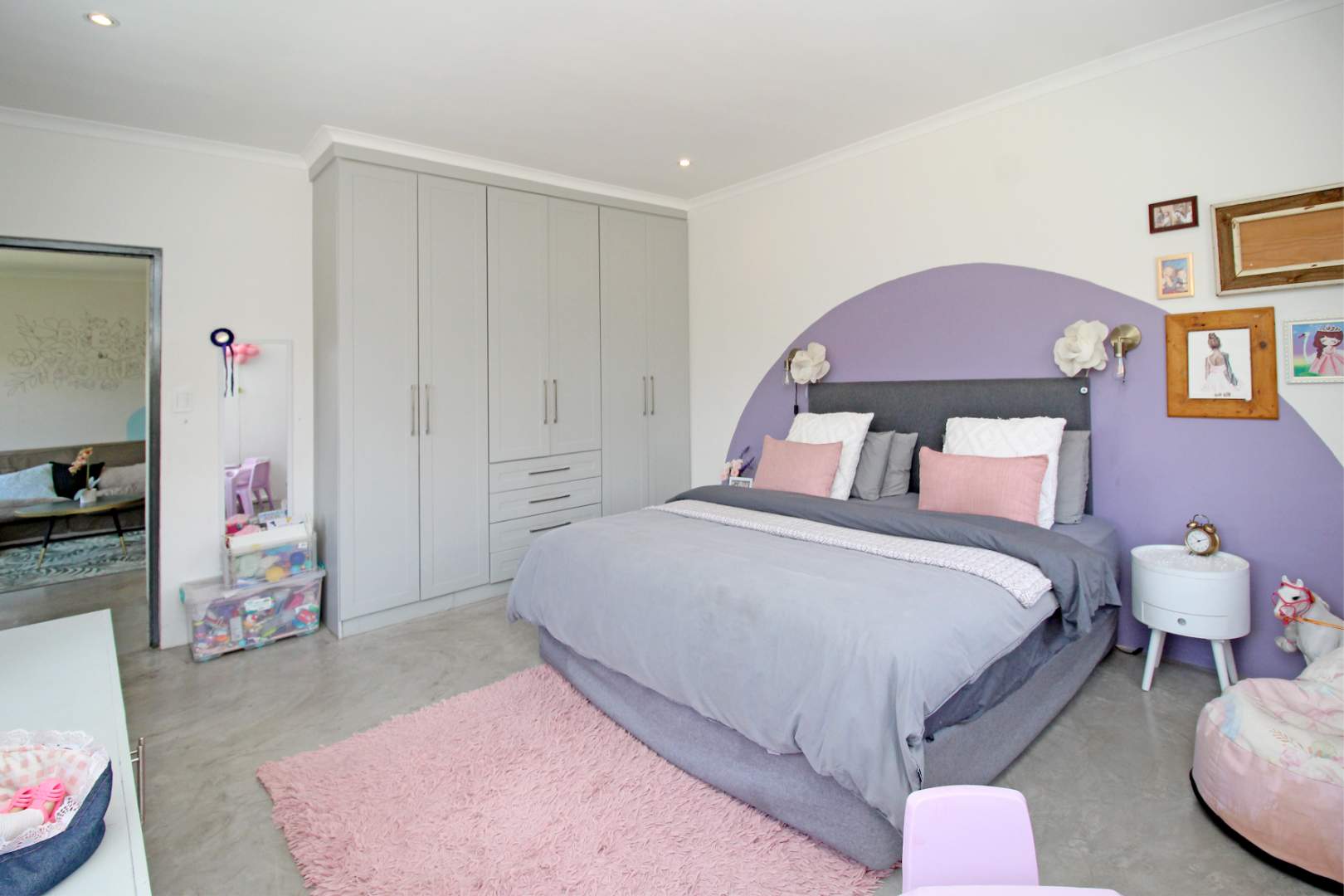 5 Bedroom Property for Sale in Heritage Hill Gauteng